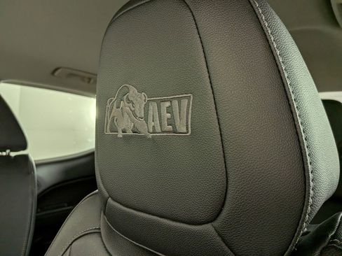 Used 2019 Chevrolet Colorado ZR2 w/ Colorado ZR2 Bison Edition image 19