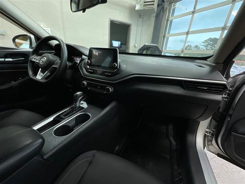 Used 2022 Nissan Altima 2.5 SV FWD image 28
