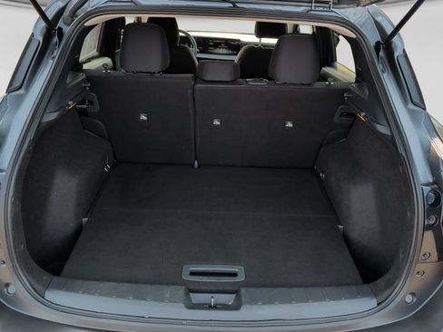 Used 2025 Nissan Kicks SV FWD image 21