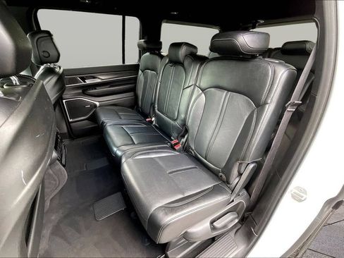 Used 2024 Jeep Wagoneer Series II w/ Flexible Seating Group RWD image 26