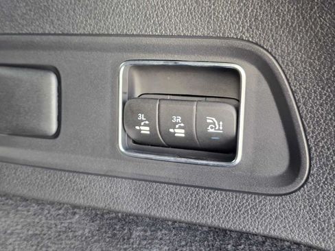 Used 2026 Mercedes-Benz GLS 450 4MATIC image 19