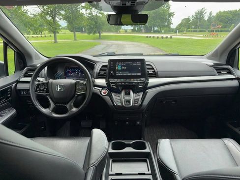 Used 2023 Honda Odyssey Touring image 9