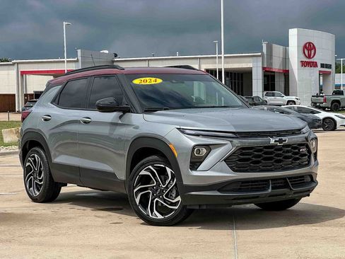 Used 2024 Chevrolet TrailBlazer RS w/ Convenience Package FWD image 1