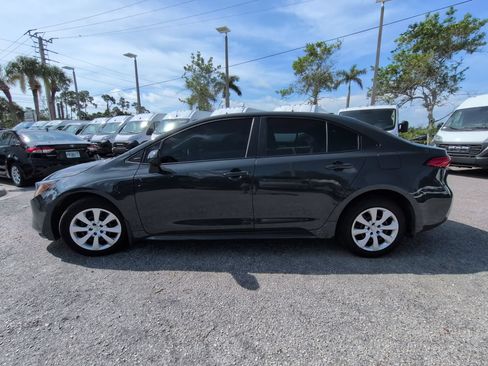 Used 2025 Toyota Corolla LE FWD image 8