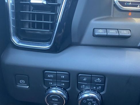 Used 2024 GMC Sierra 2500 Denali Ultimate image 13