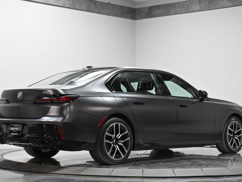 Used 2023 BMW 760i xDrive w/ Parking Assistance Package image 14