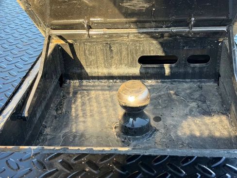 Used 2017 Ford F350 Platinum w/ Platinum Ultimate Package AWD/4WD image 11