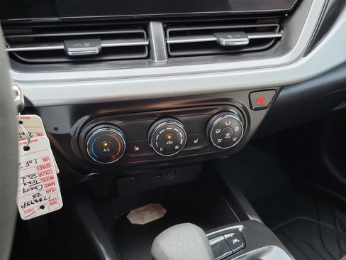 Used 2025 Chevrolet Trax LS w/ LS Convenience Package image 28