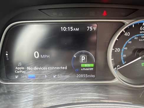 Certified 2025 Nissan Leaf S FWD image 3