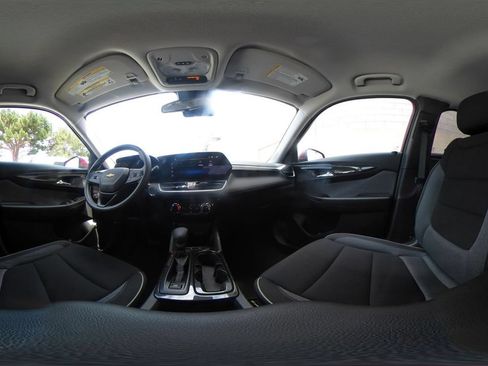 Used 2025 Chevrolet TrailBlazer LT FWD image 36