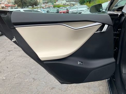 Used 2019 Tesla Model S Standard Range AWD/4WD image 50
