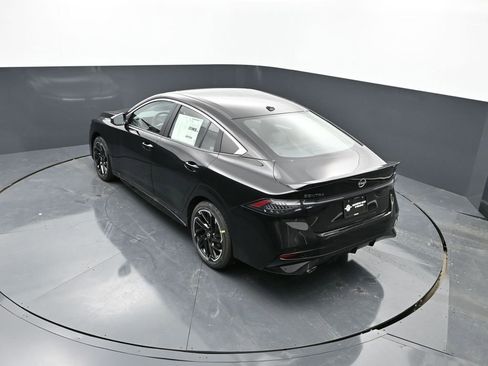 New 2026 Nissan Sentra SR w/ SR Premium Package FWD image 21