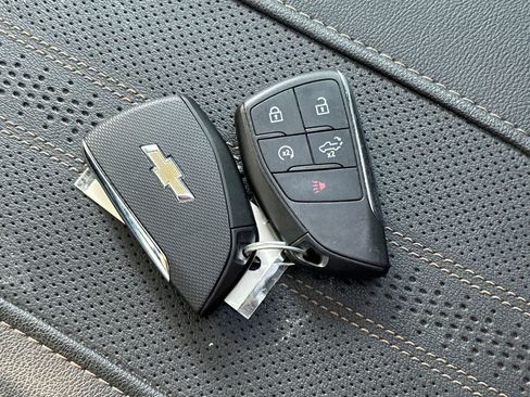 Used 2023 Chevrolet Silverado 1500 High Country w/ High Country Premium Package AWD/4WD image 27