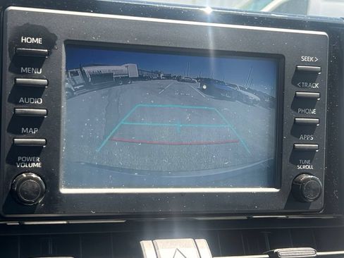 Used 2019 Toyota RAV4 LE FWD image 20