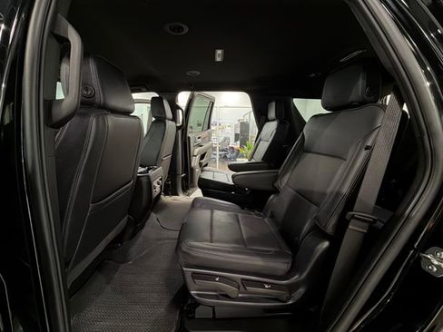Used 2025 GMC Yukon Denali AWD/4WD image 12