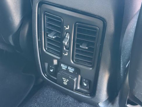 Used 2022 Dodge Durango SRT w/ Technology Group AWD/4WD image 37