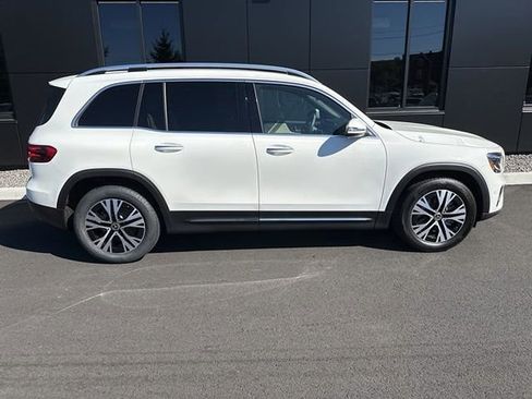 Used 2024 Mercedes-Benz GLB 250 4MATIC image 6