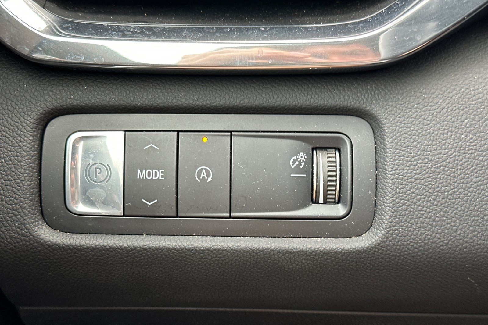 Used 2026 GMC Acadia Elevation w/ Elevation Premium Package FWD image 41