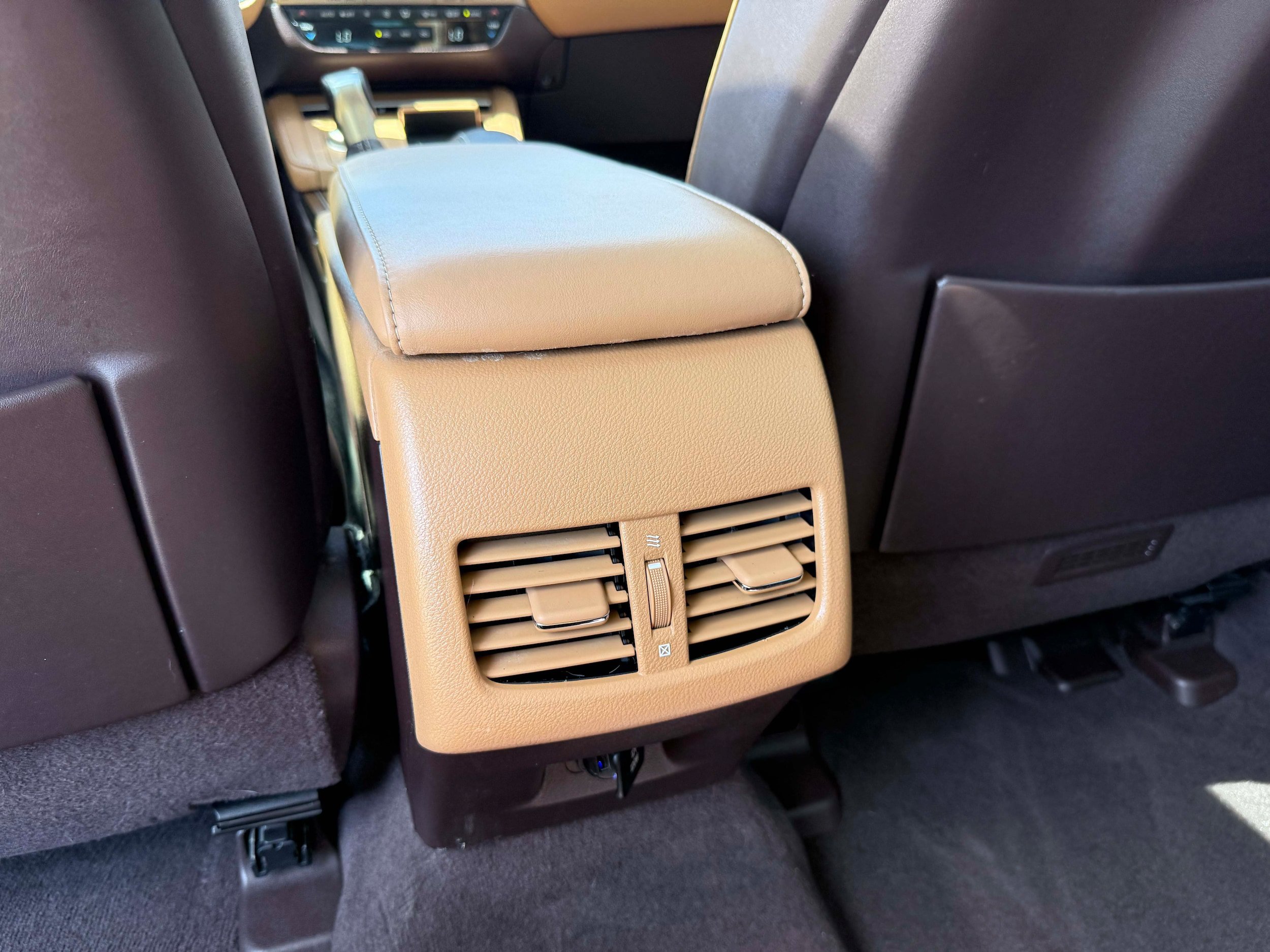 Used 2016 Lexus ES 350 w/ Luxury Package w/Wood Trim FWD image 16