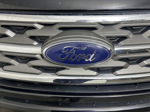 Used 2018 Ford Explorer 4WD image 8