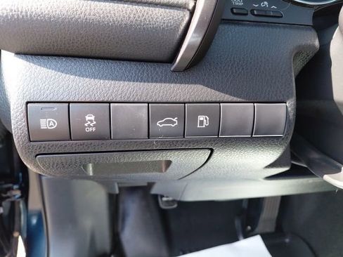 Used 2018 Toyota Camry SE image 14