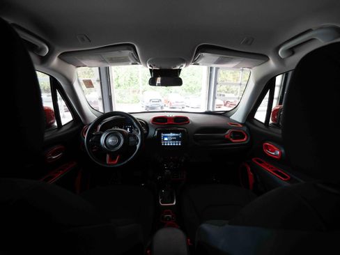 Used 2020 Jeep Renegade Altitude AWD/4WD image 19