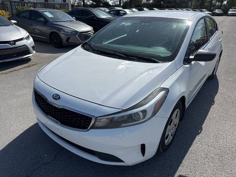 Used 2017 Kia Forte LX FWD image 2
