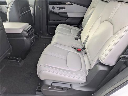 New 2025 Honda Pilot Touring image 16