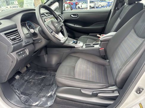 Used 2025 Nissan Leaf S FWD image 14