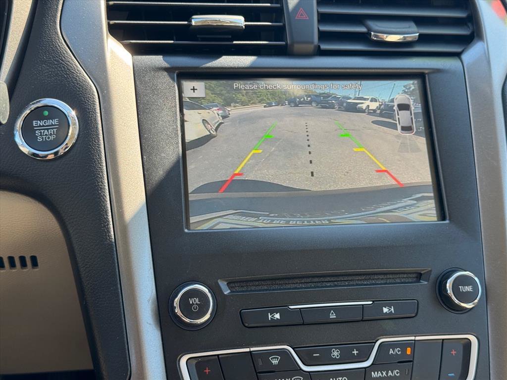 Used 2018 Ford Fusion SE w/ Fusion SE Technology Package FWD image 23