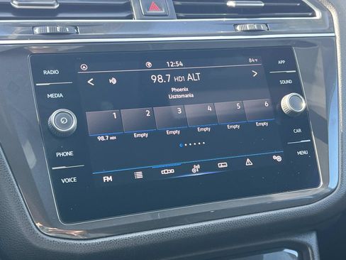 Certified 2022 Volkswagen Tiguan SE image 10