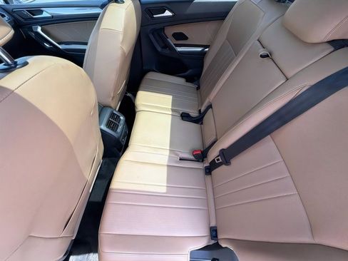 Used 2022 Volkswagen Tiguan SE FWD image 12