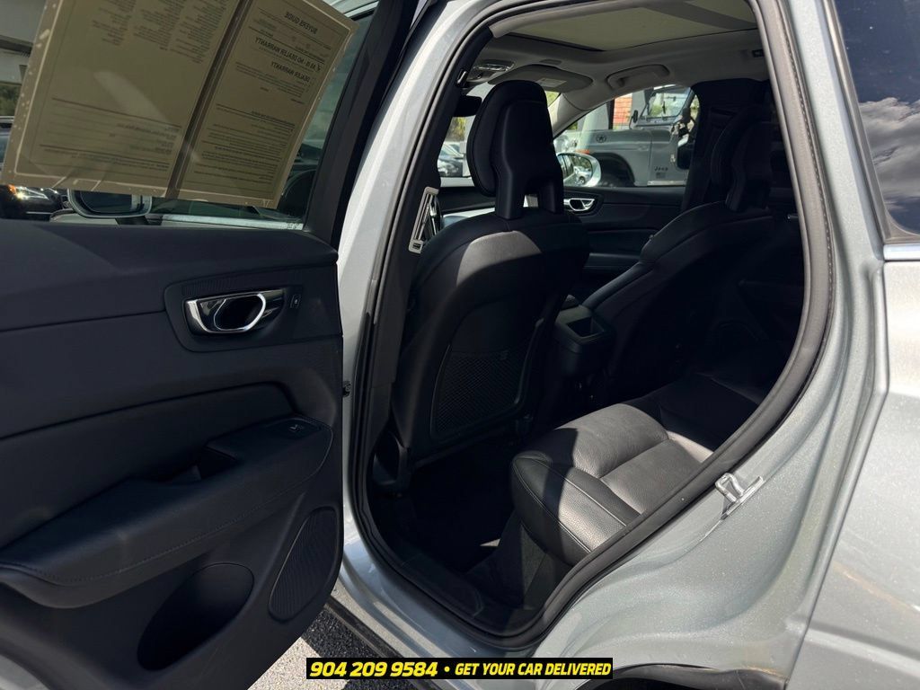 Used 2018 Volvo XC60 T6 Momentum w/ Vision Package AWD/4WD image 26