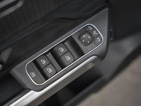 New 2026 Mercedes-Benz GLB 250 4MATIC image 39