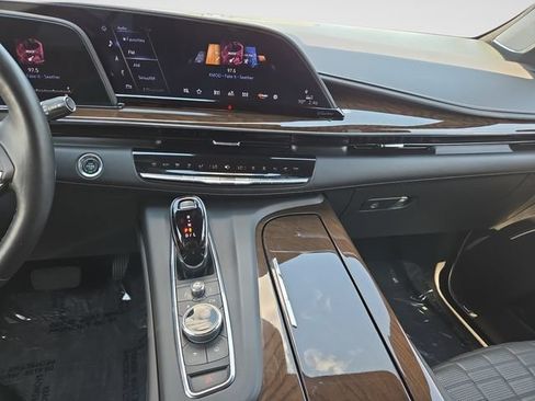 Certified 2023 Cadillac Escalade Sport Platinum w/ Heavy-Duty Trailer Package AWD/4WD image 24