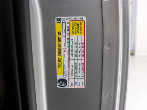 Used 2025 Chevrolet Express 3500 LT w/ LT Preferred Equipment Group image 30