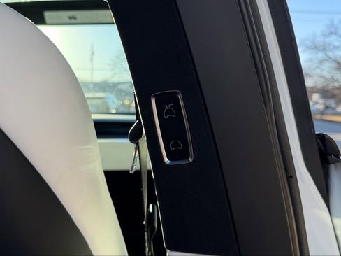 Used 2023 Tesla Model X Plaid image 26