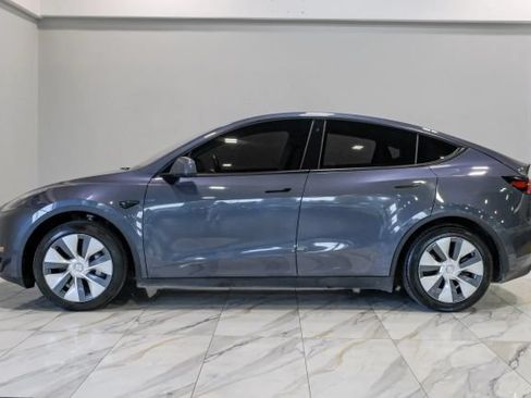 Used 2021 Tesla Model Y 2WD image 17