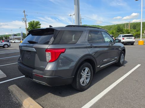 Used 2023 Ford Explorer XLT w/ Equipment Group 202A AWD/4WD image 3