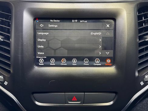 Used 2019 Jeep Cherokee Latitude w/ Popular Appearance Group AWD/4WD image 30