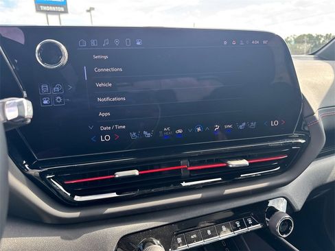 New 2024 Chevrolet Silverado EV RST image 28