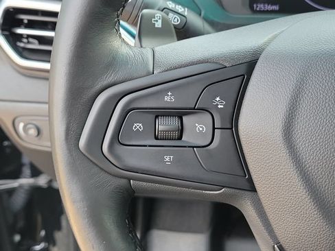 Used 2023 Chevrolet Bolt LT w/ Infotainment Package FWD image 30