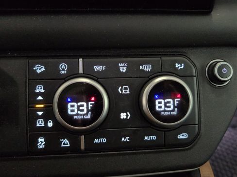 Used 2022 Land Rover Defender 110 X-Dynamic HSE image 24