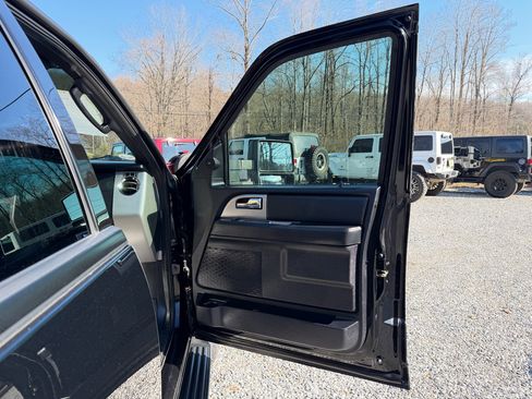 Used 2017 Ford Expedition EL XLT w/ Equipment Group 202A image 18