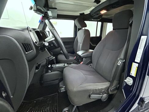 Used 2013 Jeep Wrangler Unlimited Sport image 10