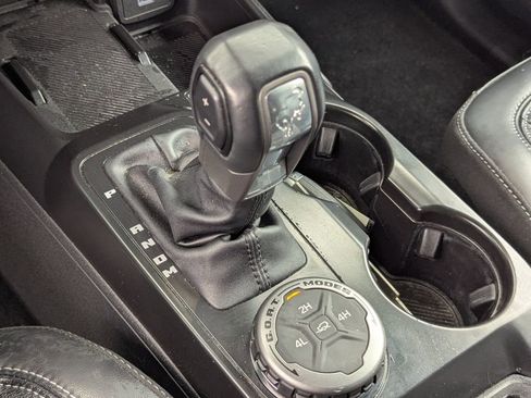 Used 2025 Ford Bronco Outer Banks AWD/4WD image 32