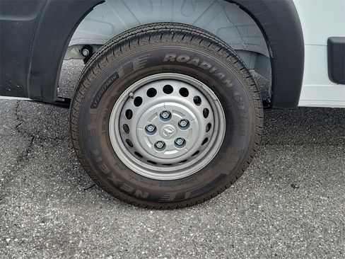 Used 2025 RAM ProMaster 2500 w/ Convenience Group image 5