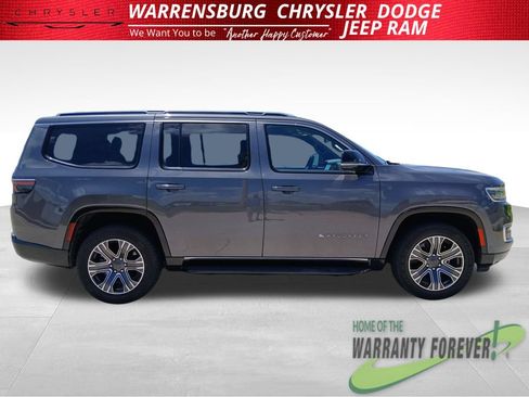 Used 2024 Jeep Wagoneer Series II AWD/4WD image 3