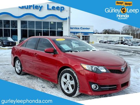 Used 2014 Toyota Camry L image 1