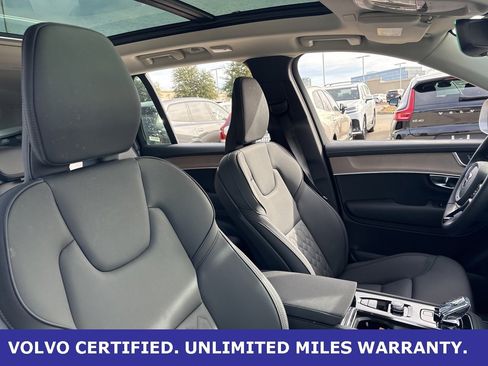 Certified 2025 Volvo XC90 B6 Plus image 12